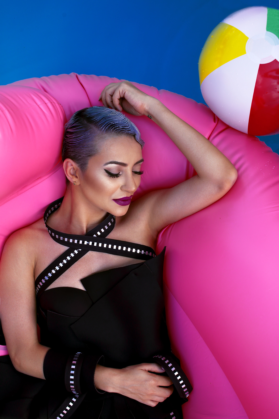 Fashion shot by Tiberiu Arsene with Giulia Anghelescu for Avantaje.