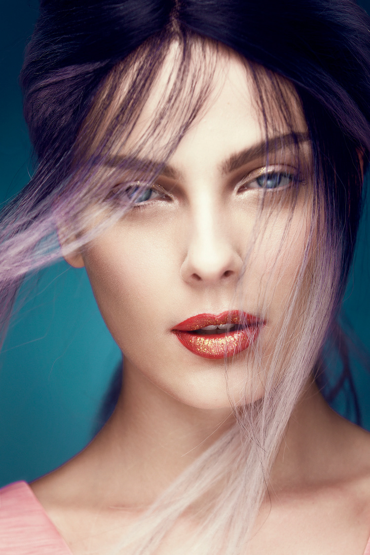 Beauty shot by Tiberiu Arsene with Iuliana Nae for Les Professionnels.