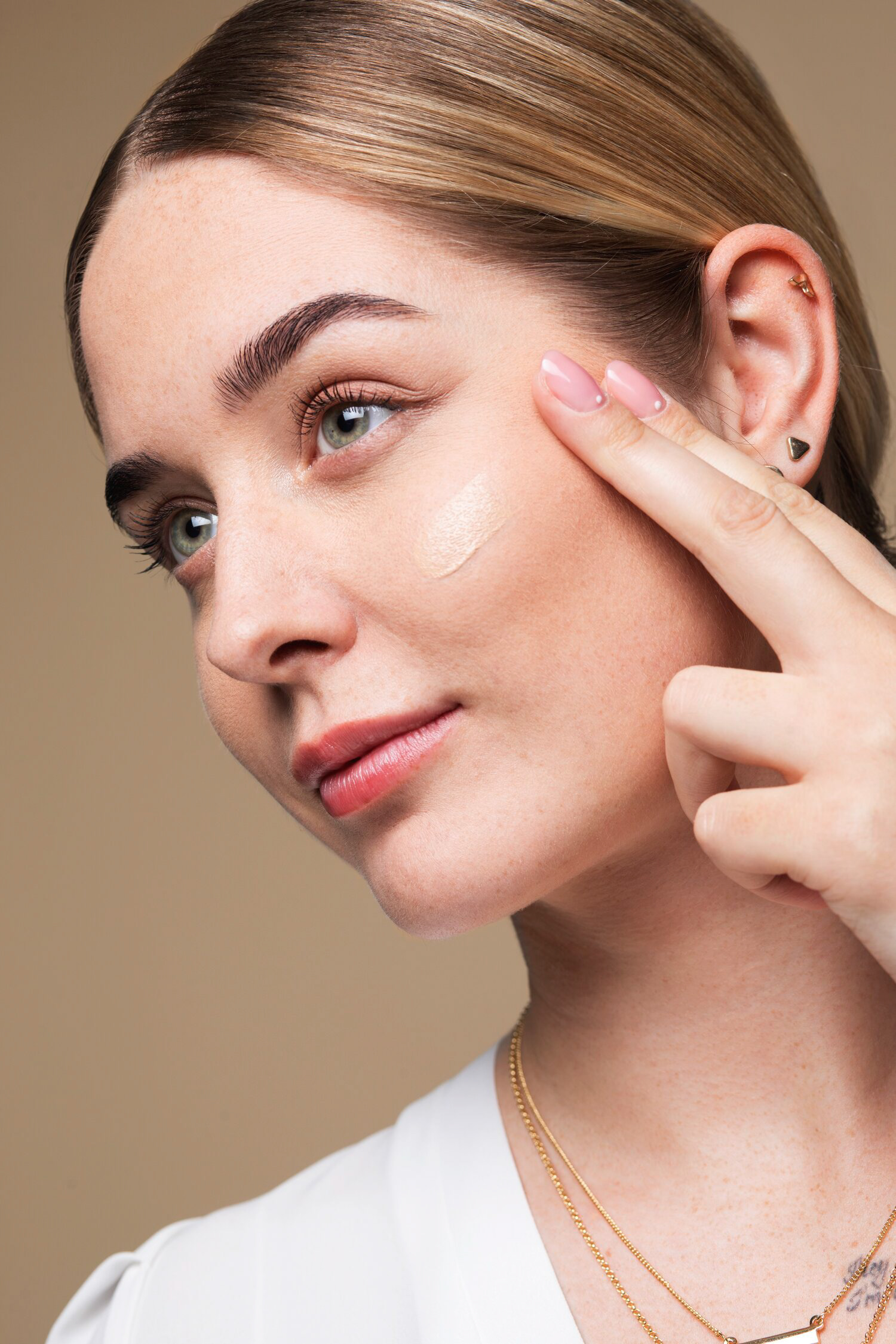 Beauty shots by Tiberiu Arsene, for L'Oréal Paris.