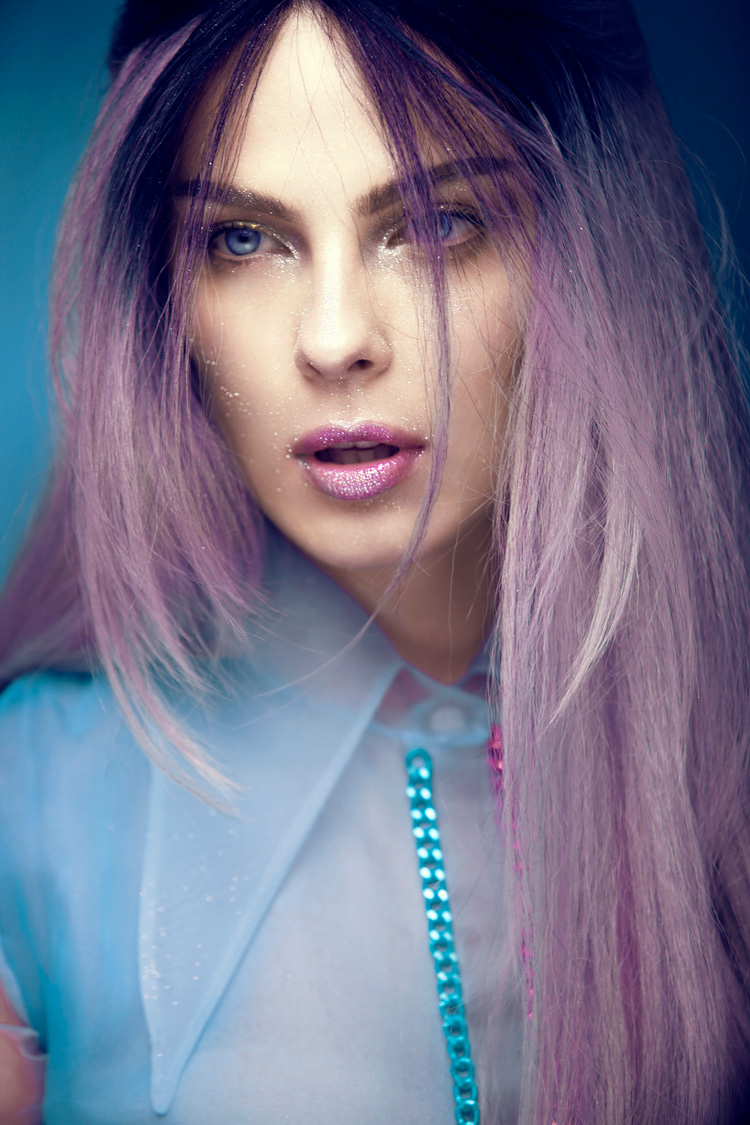 Beauty shot by Tiberiu Arsene with Iuliana Nae for Les Professionnels.