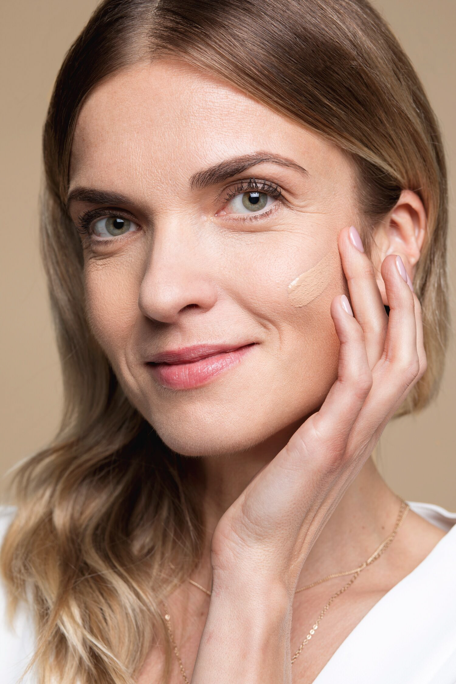 Beauty shots by Tiberiu Arsene, for L'Oréal Paris.