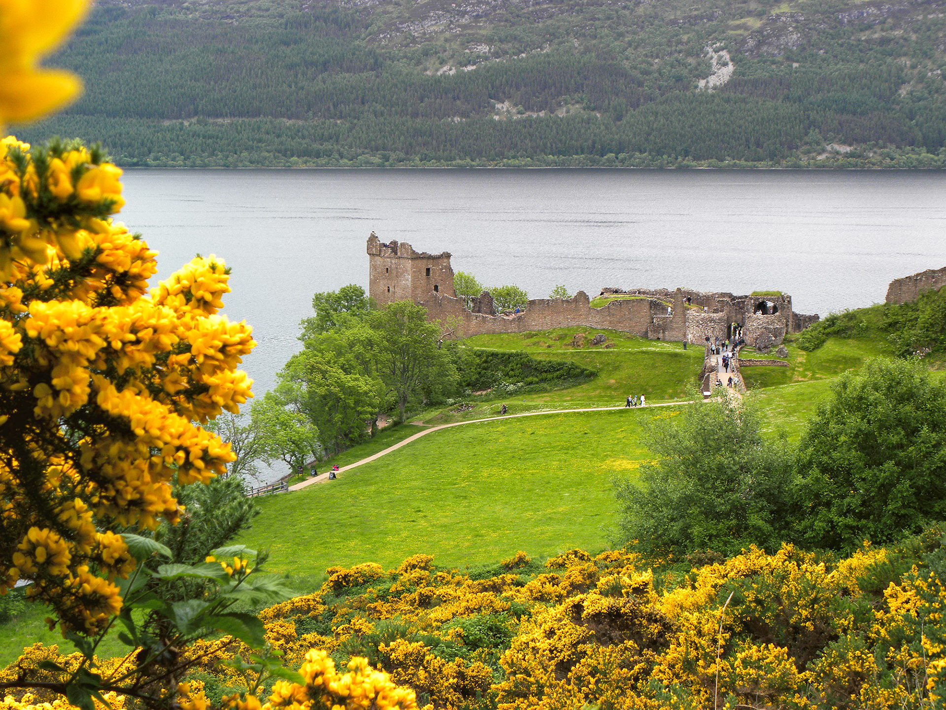 Urquhart Castle - Loch Ness