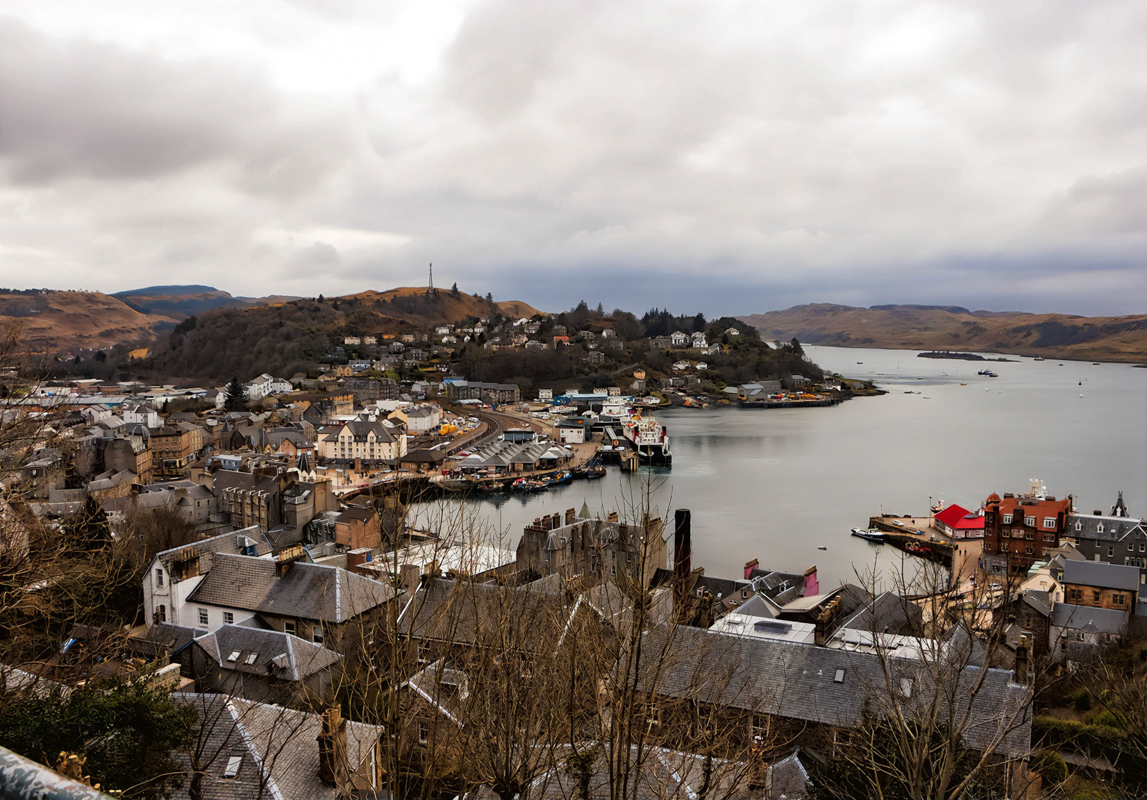 Haven van Oban vanaf McCaig's Tower