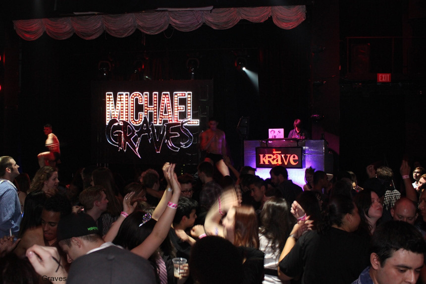 MICHAEL GRAVES