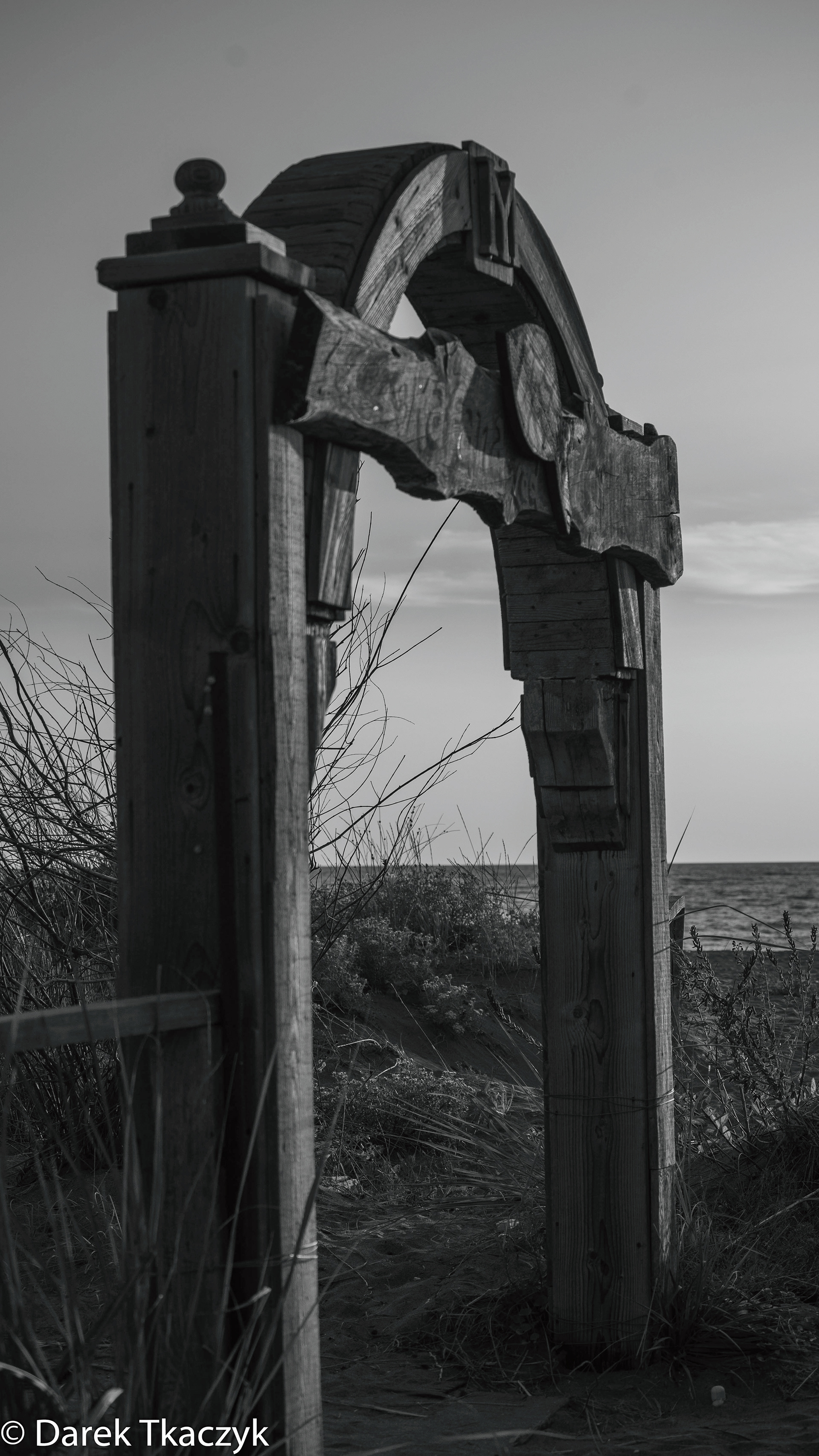 Gate