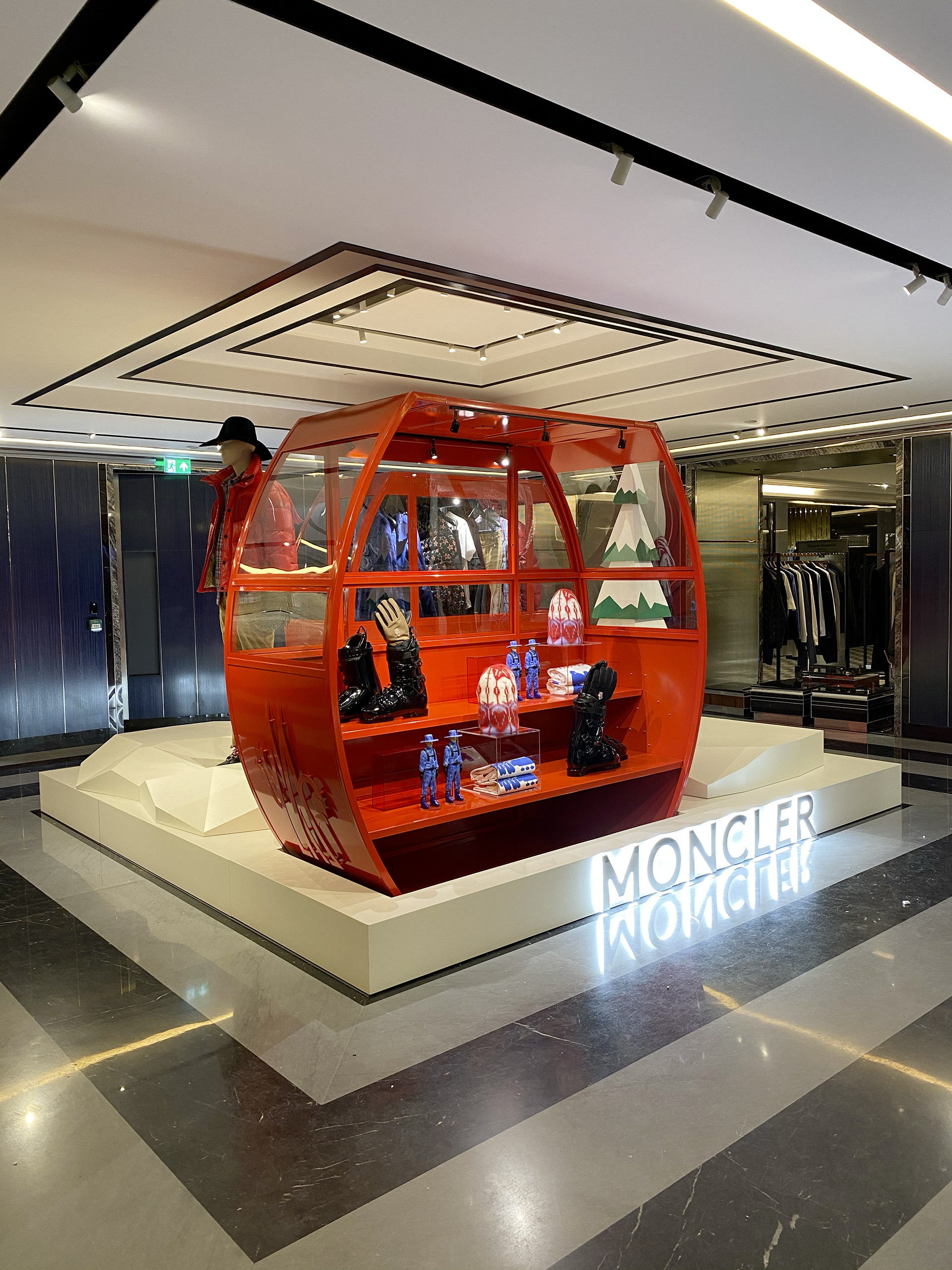 HARRODS' POP UP 2ND FLOOR - MENS