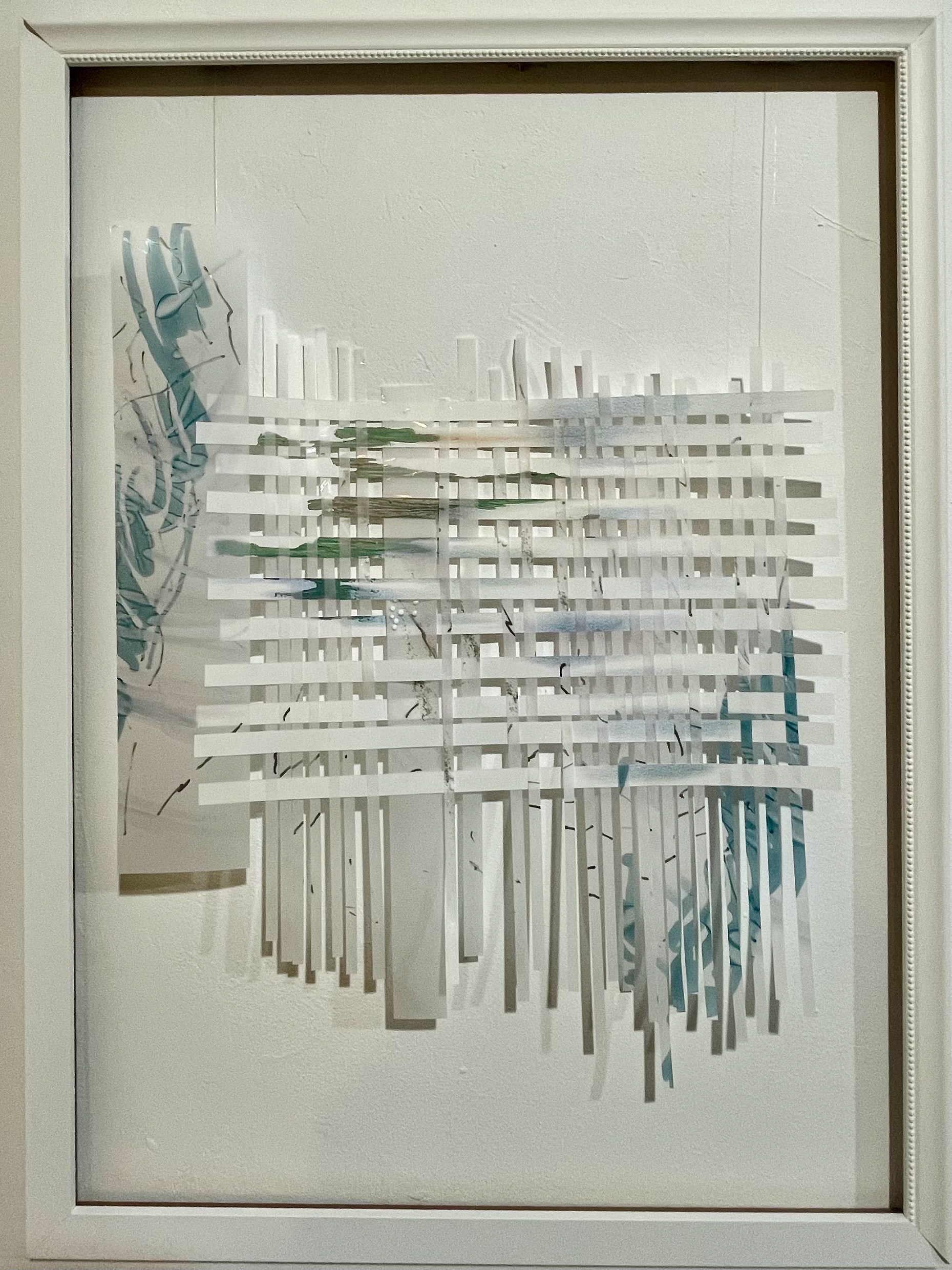 <멀리 오래 보는 바다 스터디 001 Sea Study: Viewing from Afar and for Long 001>, 은지민, 2024, 필름지,인쇄지,아크릴,색연필,털실, 50x50(cm)