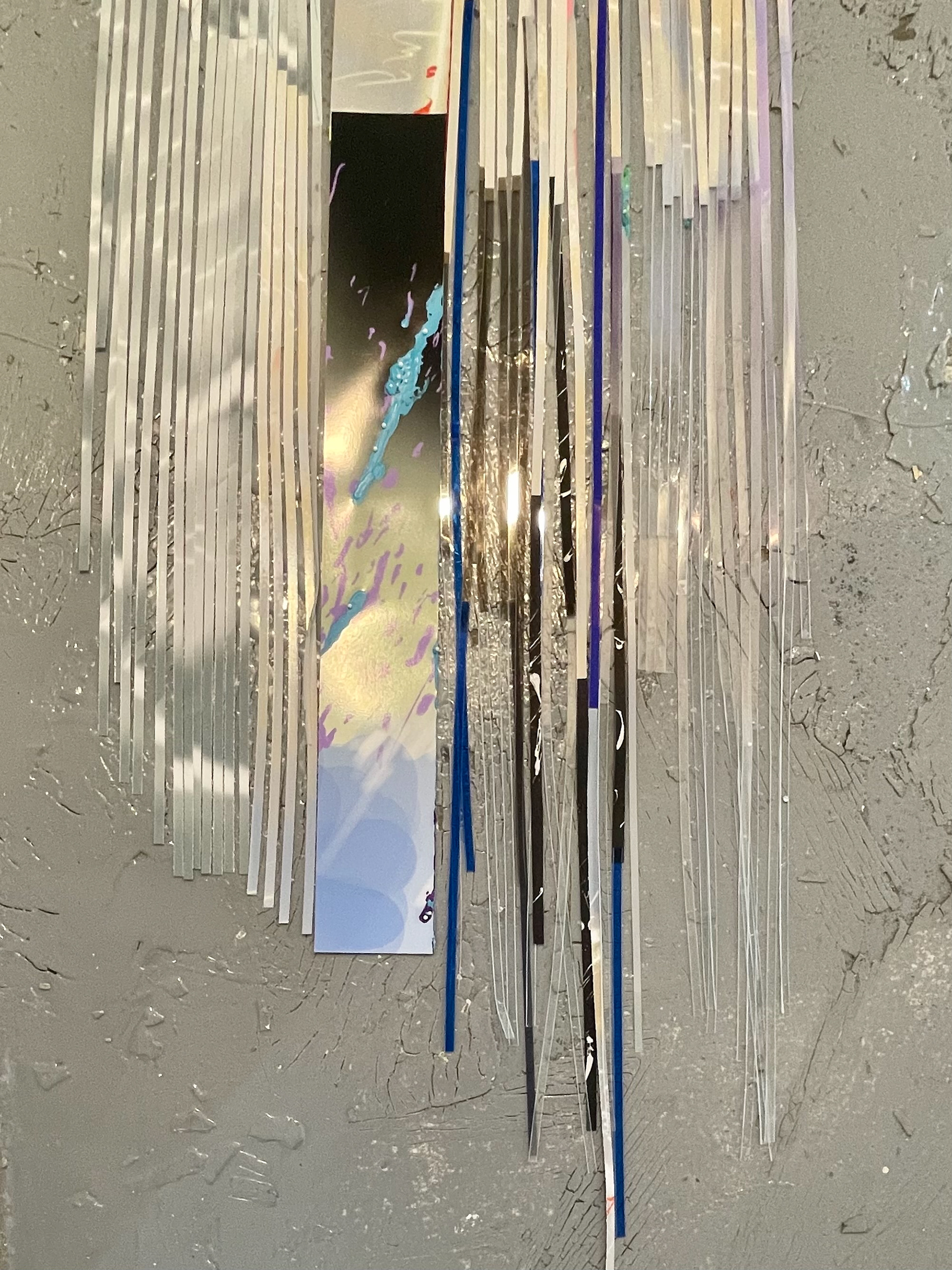 <플로팅 씬 Floating scene>, 은지민, 2025, 필름지,인쇄지,아크릴,털실,색연필, 100x50(cm)