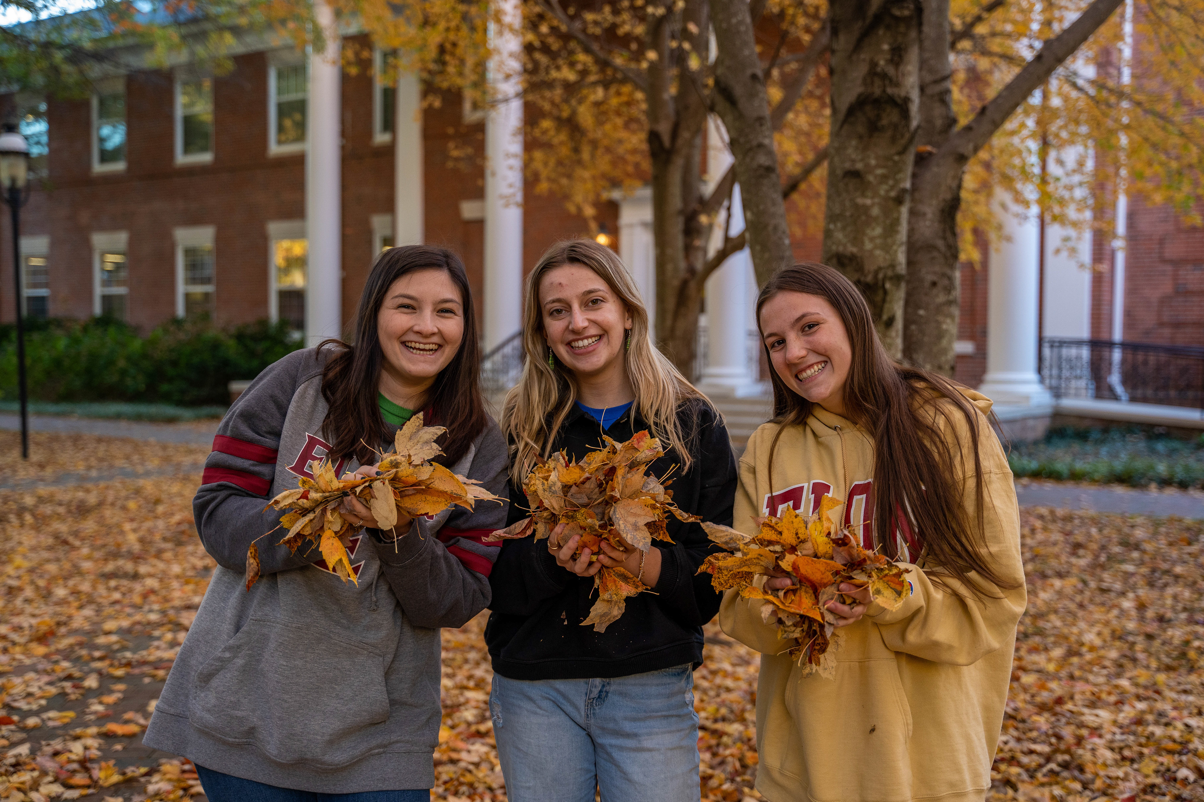 Photo of students at Elon University Hillel