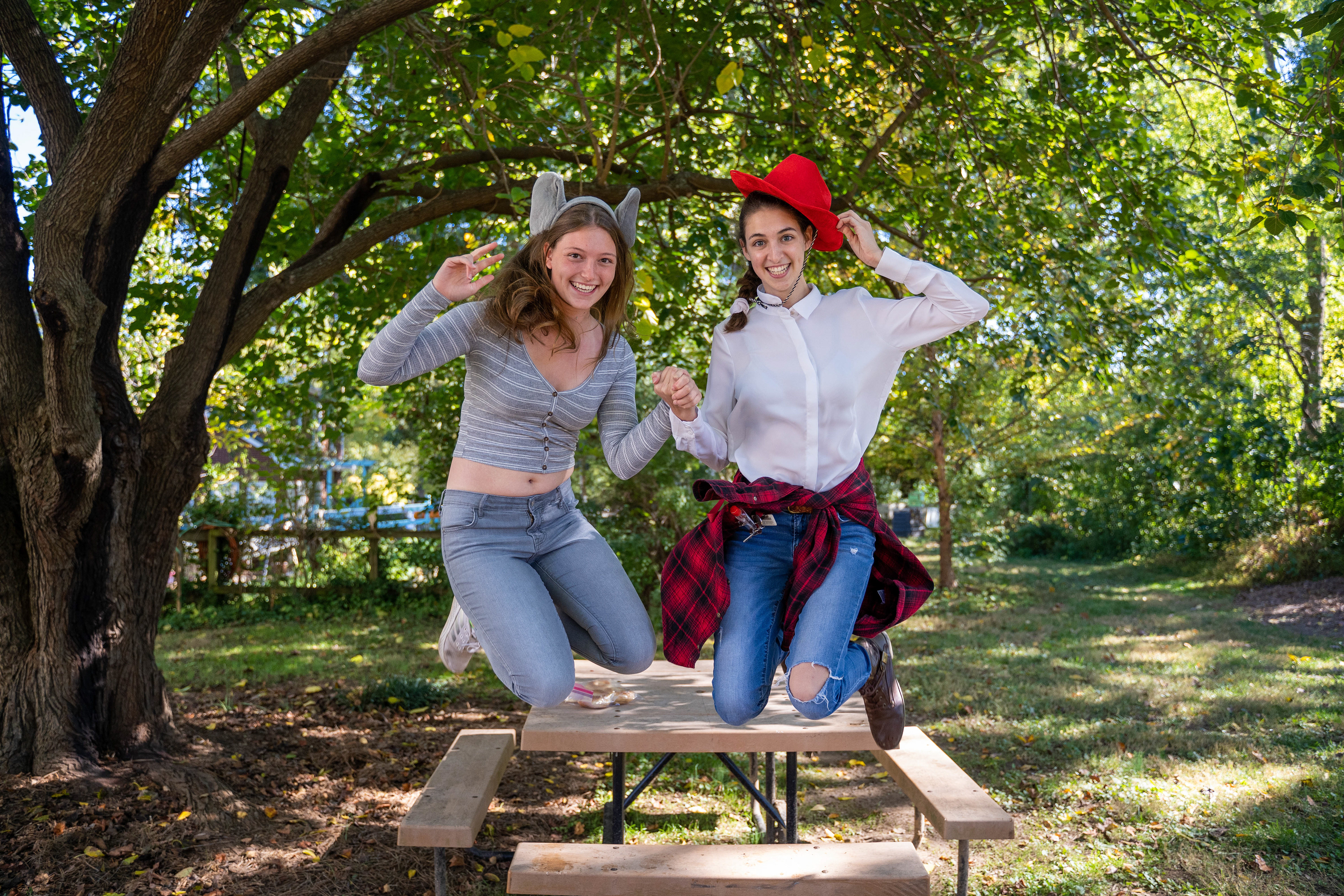 Photo of students at Elon University Hillel