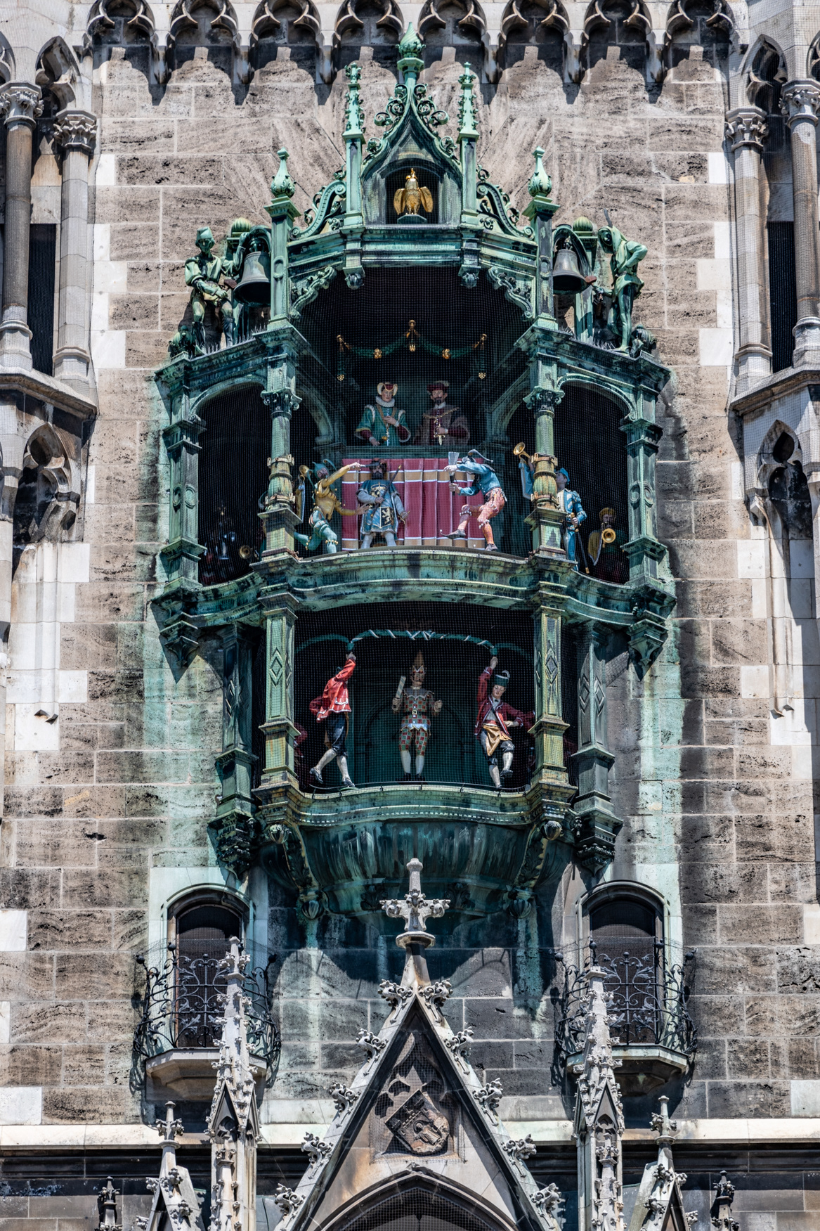 The Marienplatz glockenspiel