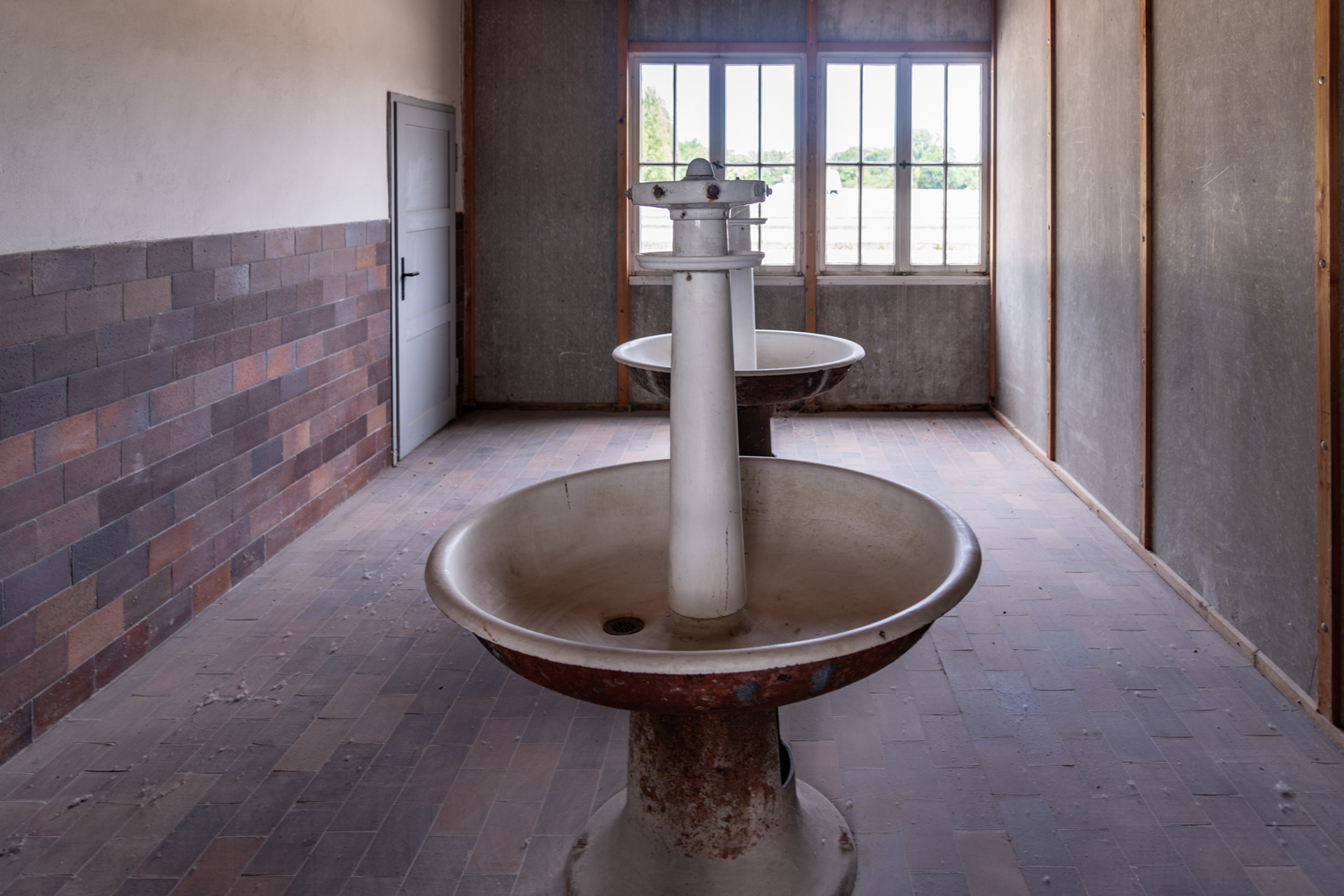 Prisoner washroom
