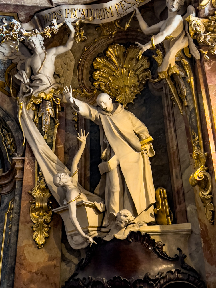 Statuary in the Asamkirche