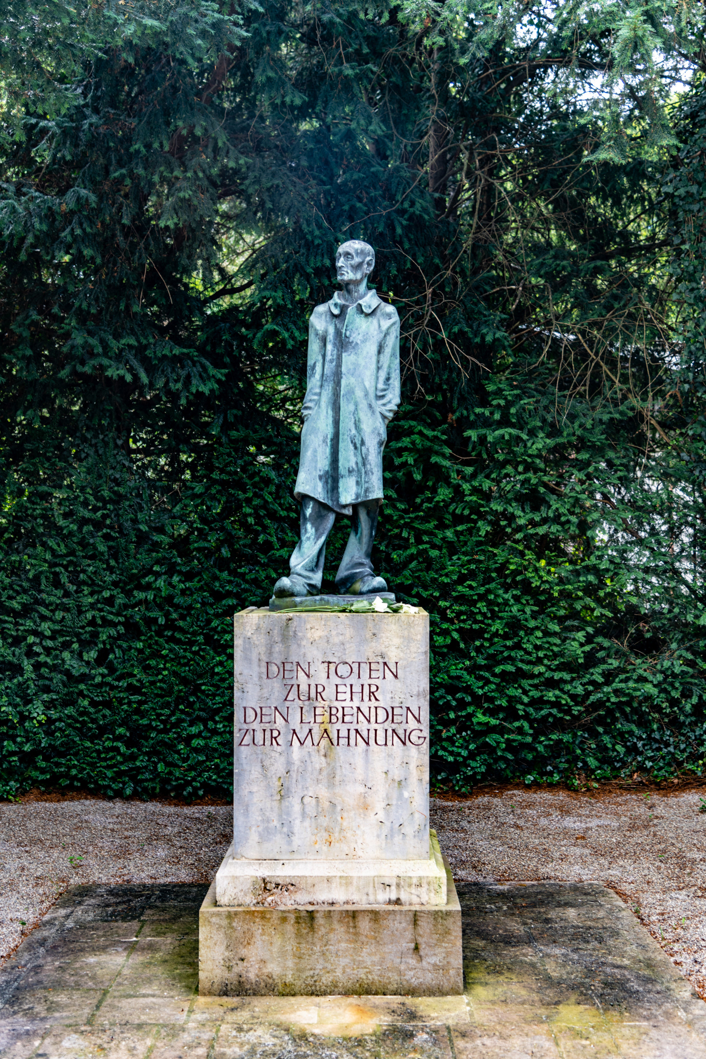 Statue dedicated to the Unknown Prisoner.