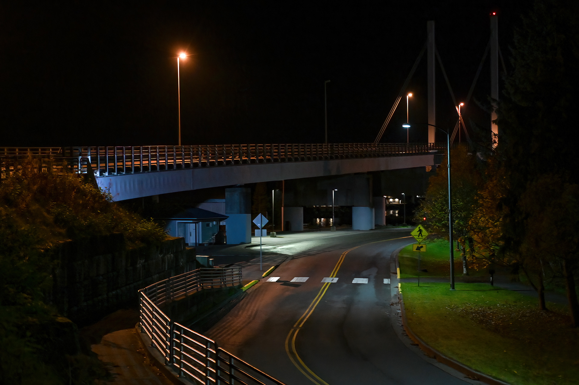 Harbor drive is seldom free of traffic during the day.