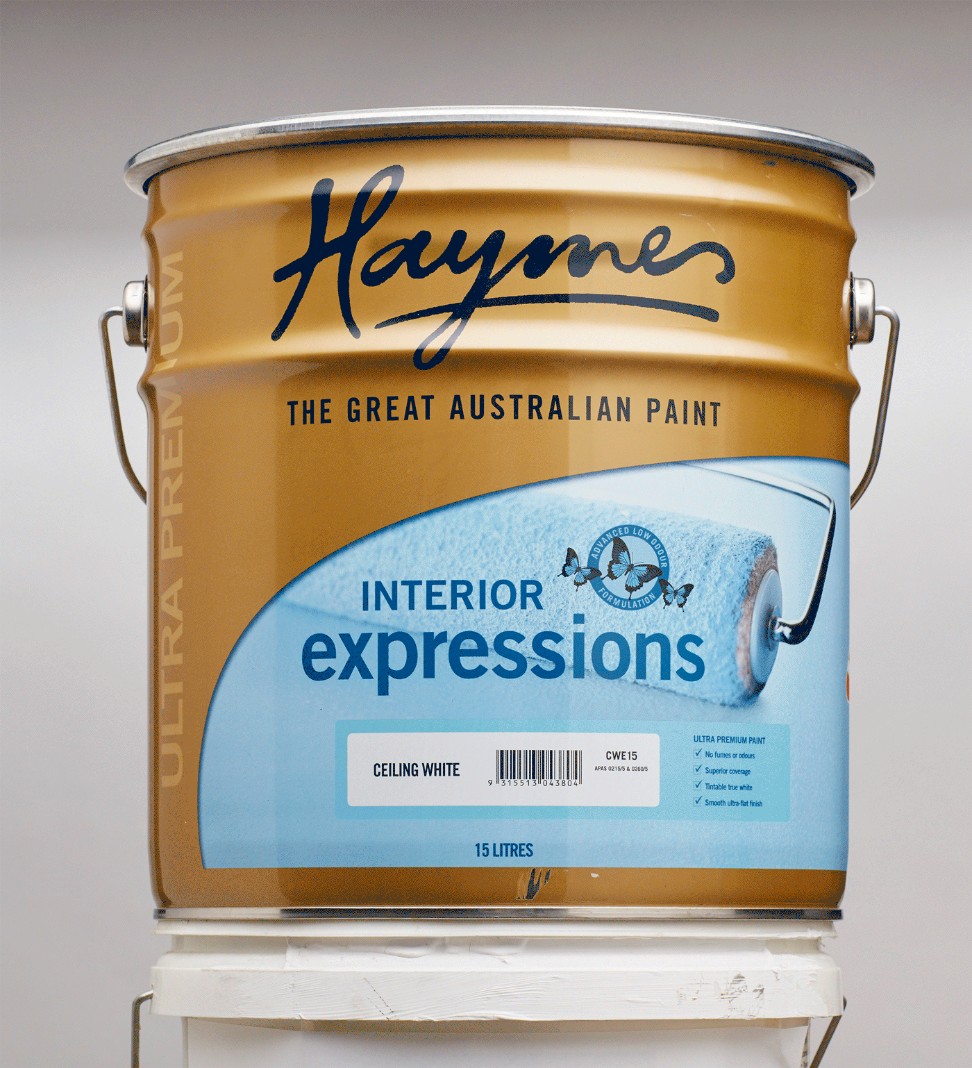 Animated GIF showing the retouching process.