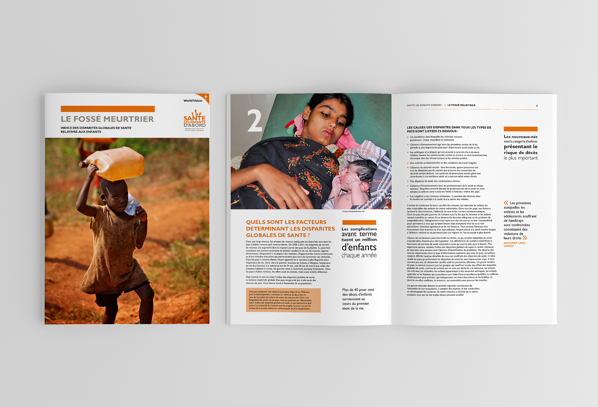 Front cover and inside spread of the French language localisation.