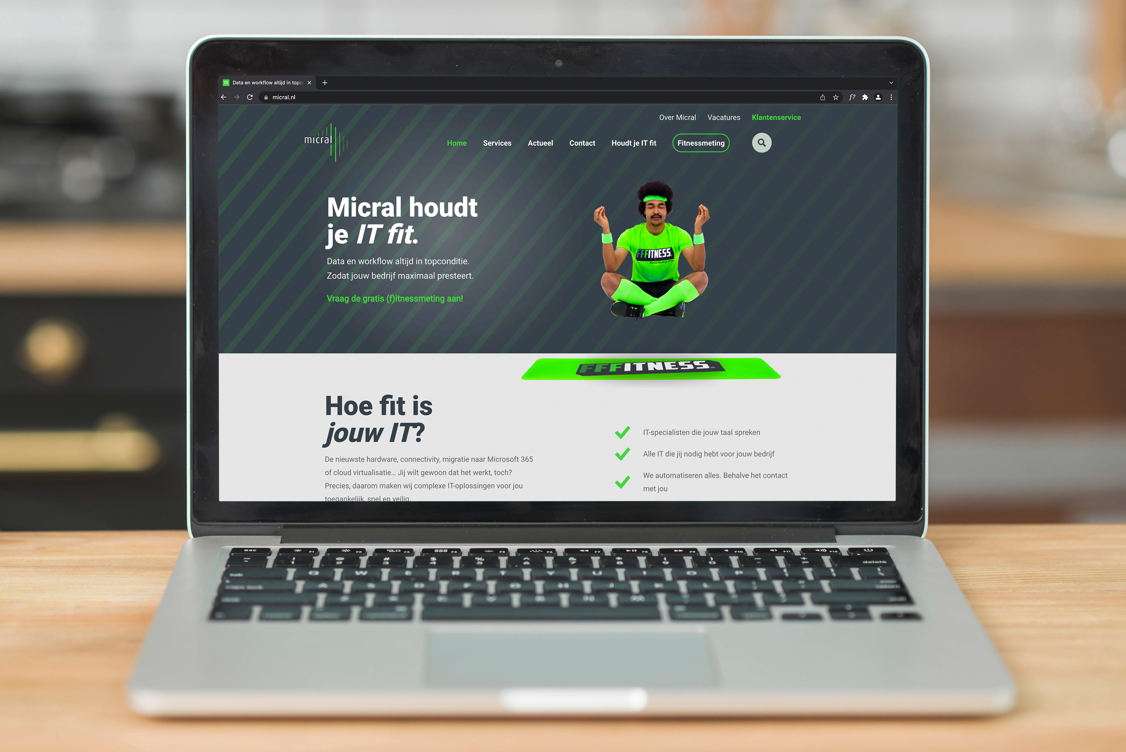 Het logo toegepast op de website met campagne beelden.