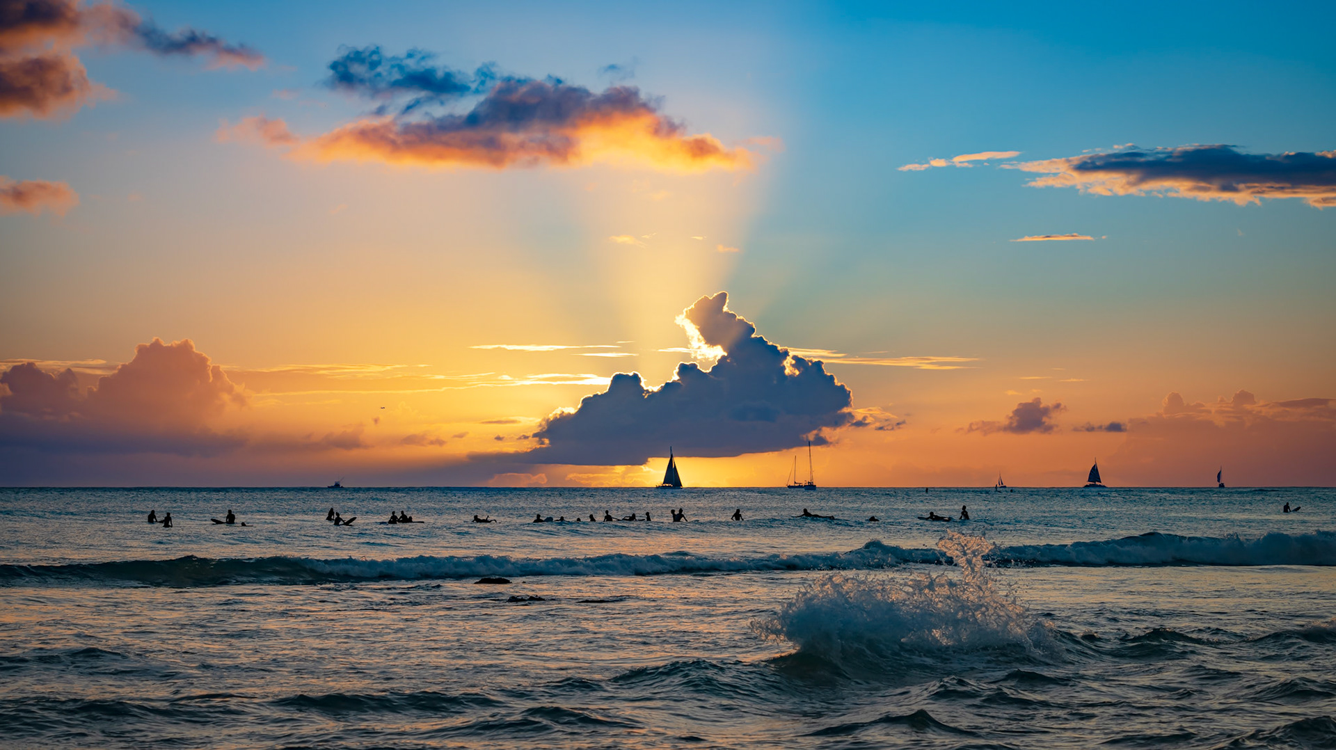 Waikiki Surf, Sailing, Splash and Sunset
