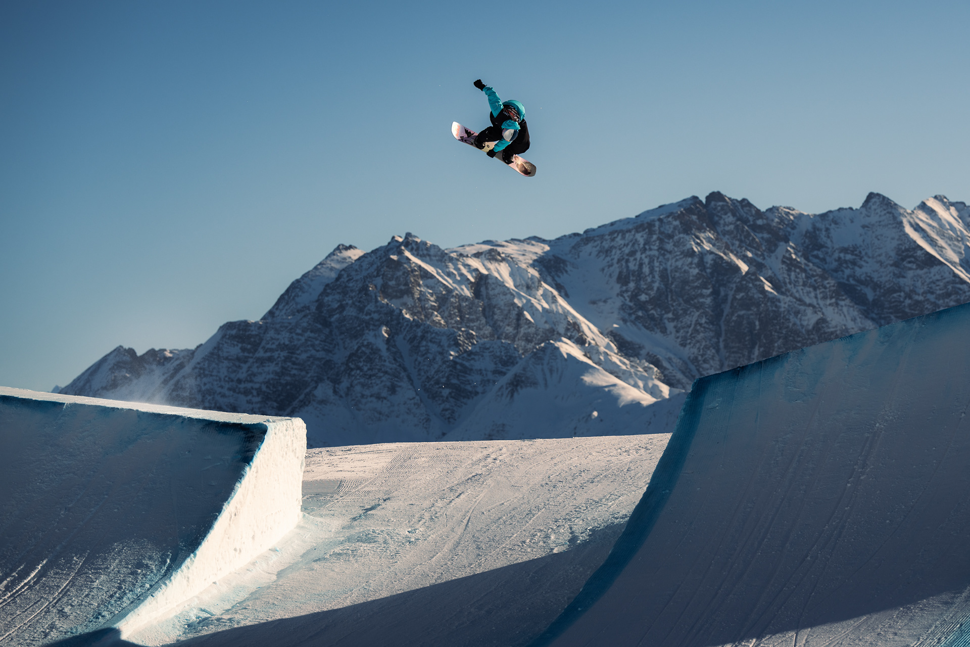 Red Bull athlete Suyi Ming flies above the alps at the Laax Open 2025