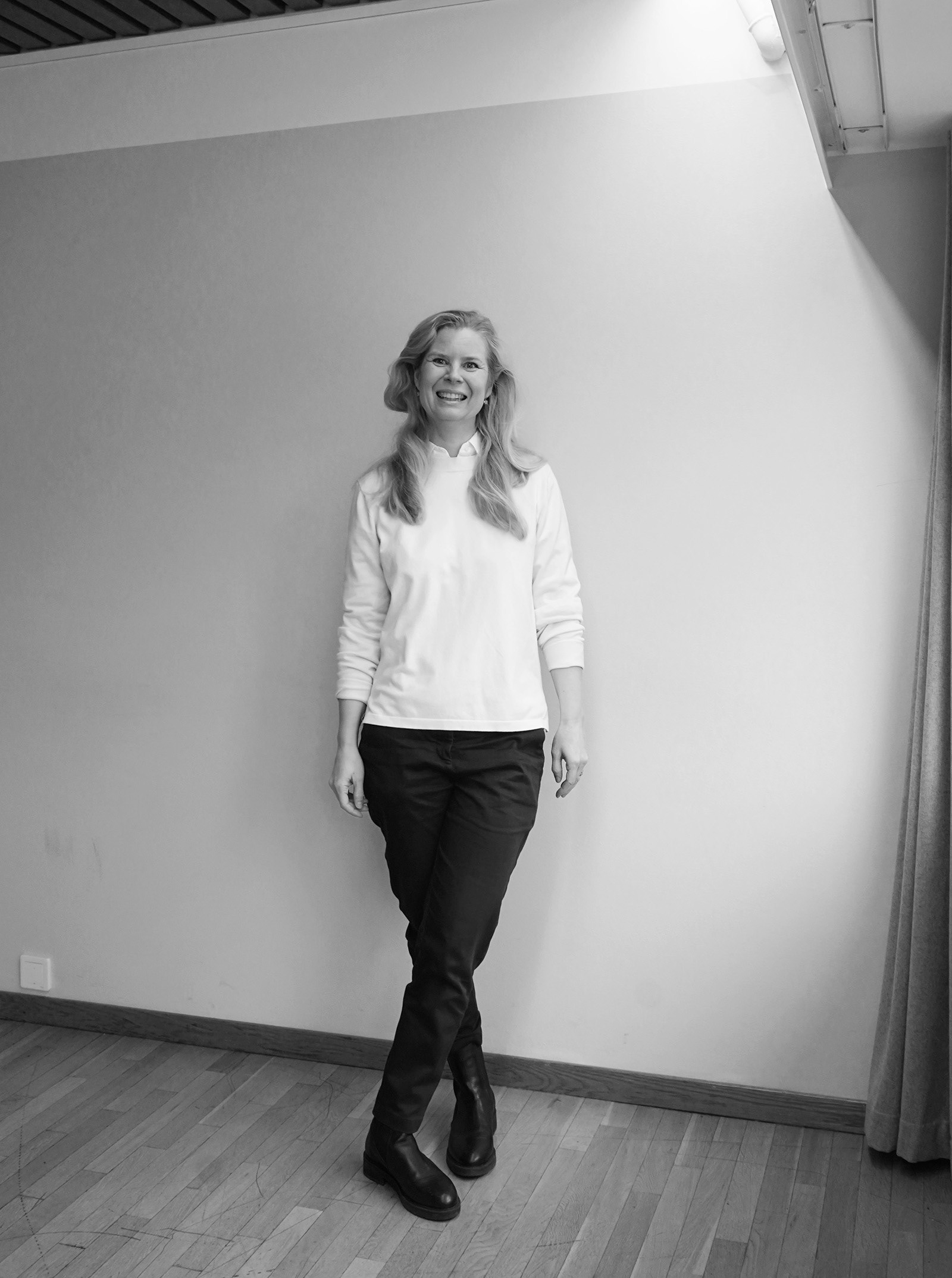 Jenny Skouen valmistaa tuftattuja taideseinävaatteita.