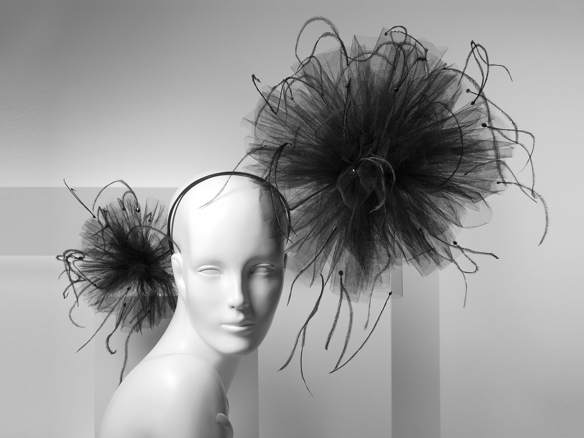 RENEE • pompom headpiece