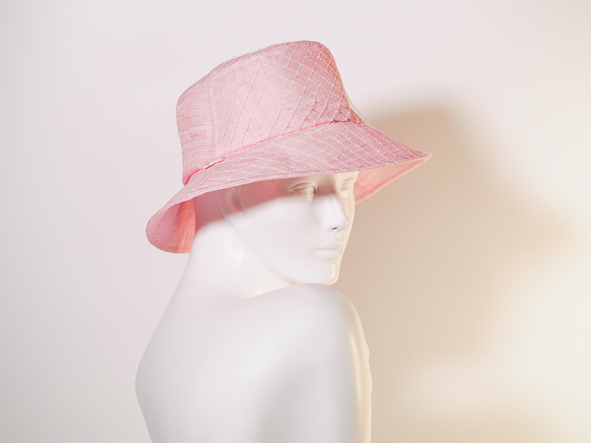 TRELESSE • bucket hat