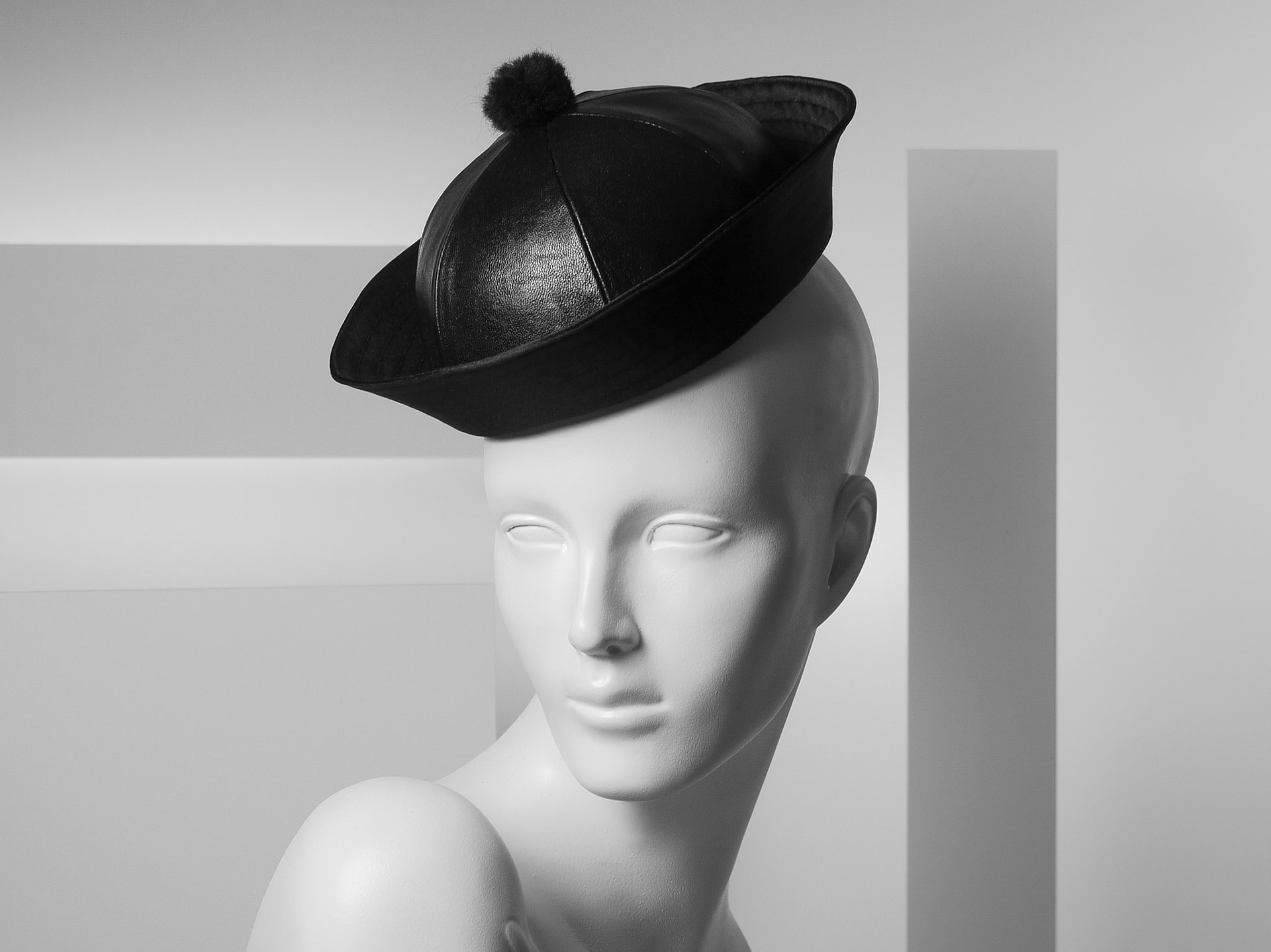 GEENE • dixie cup with pom