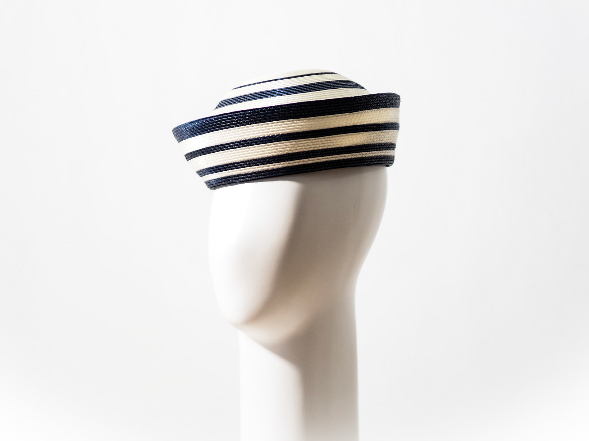 XUN • dixie cup in stitched braid