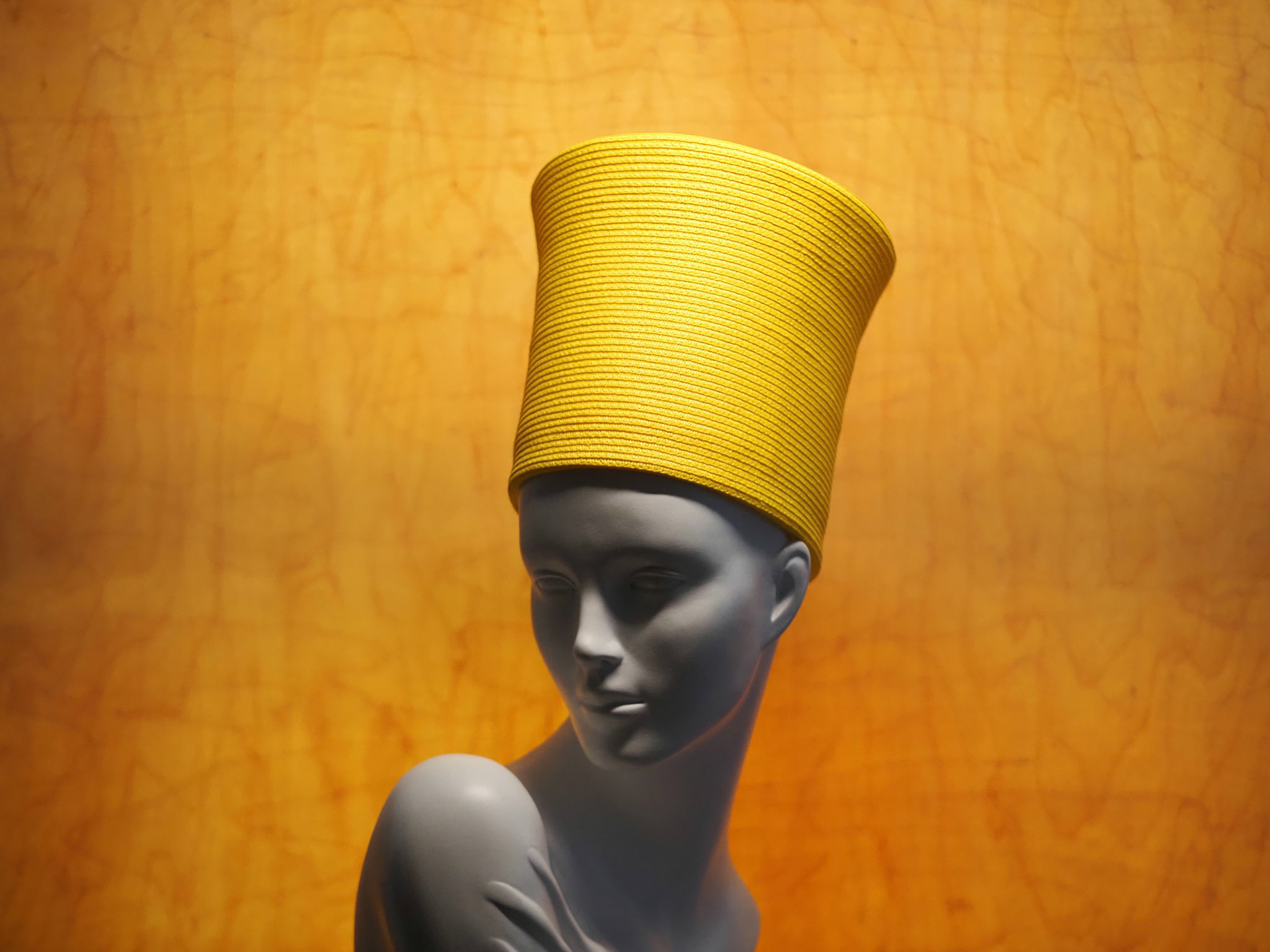 THJÓRSÁ • flared toque in stitched braid