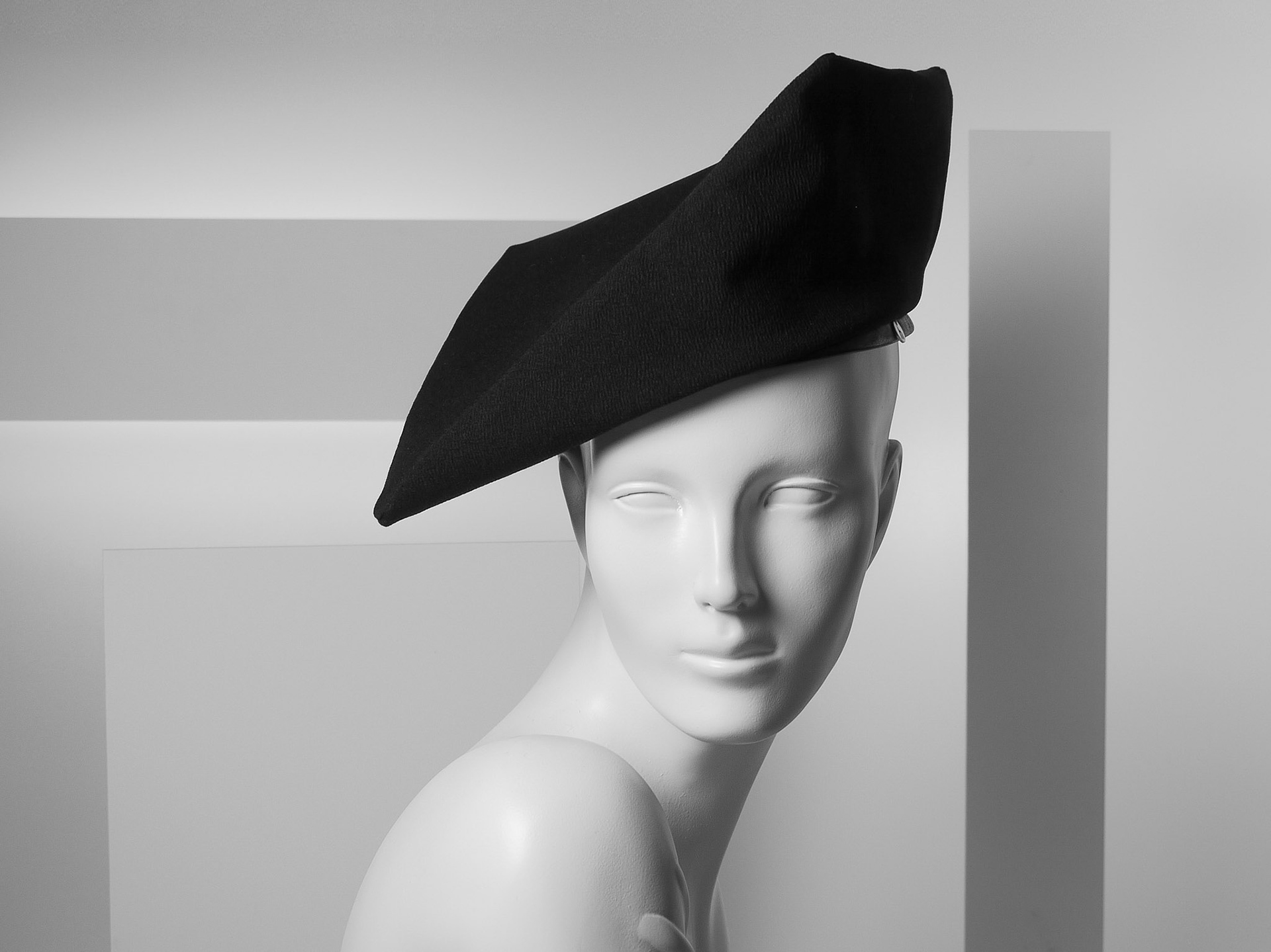 YZMA • mortarboard beret