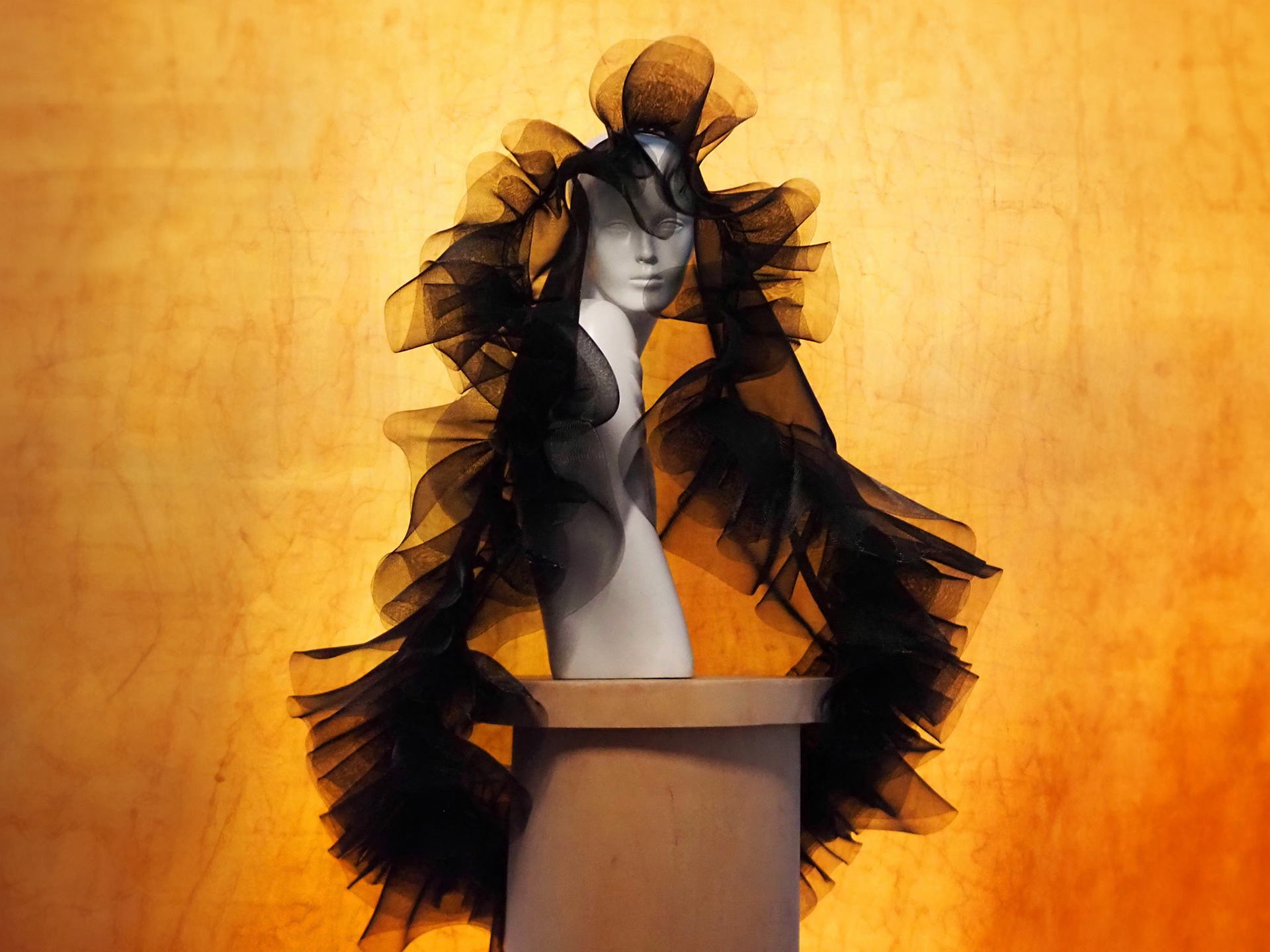 PACIFICA • maxi mantilla with nylon ripples