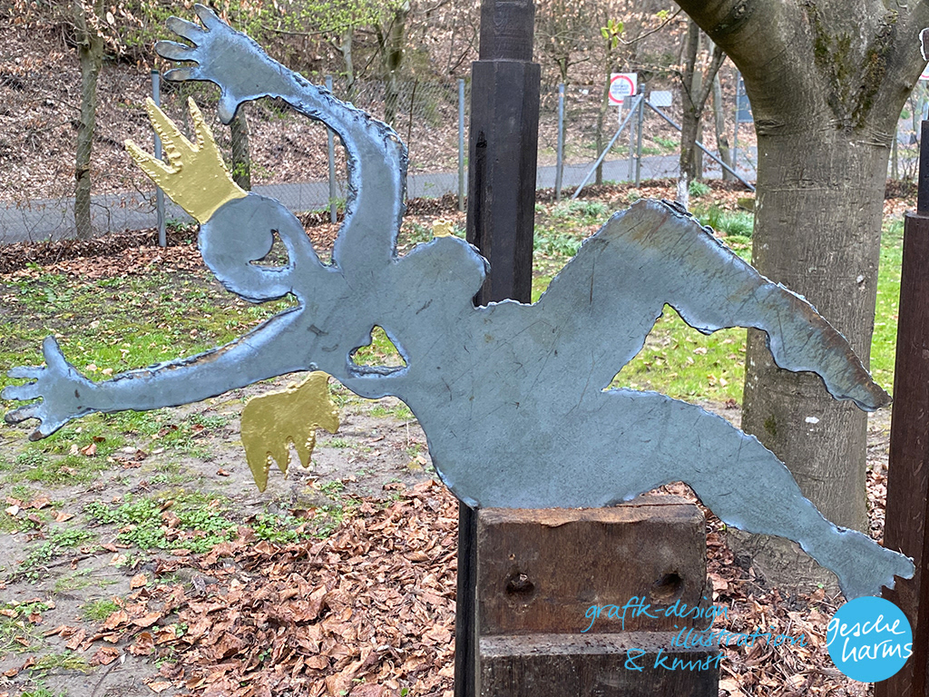 Mutige Engel aus Metall auf Holzsockel - Lotte - 650,- €
