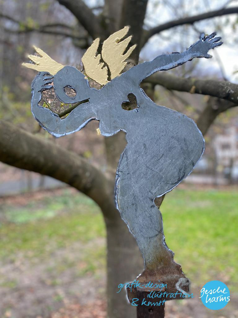 Mutige Engel aus Metall auf Holzsstange - Magdalene - 650,- €