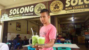 Hot and cold green tea