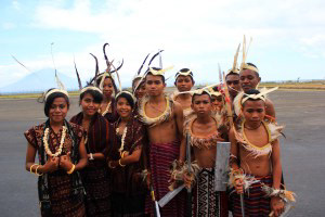 The Lembata people performing the Hedung Huri dance