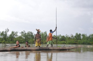 Perahu Asmat atau Perahu Lesung Kayu | Photographed by Anton Bayu