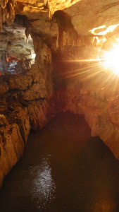 Putri Cave