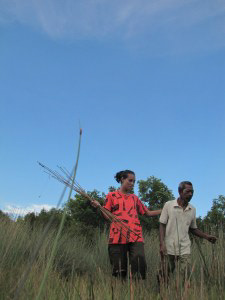 Memancing di rawa dengan umpan cacing