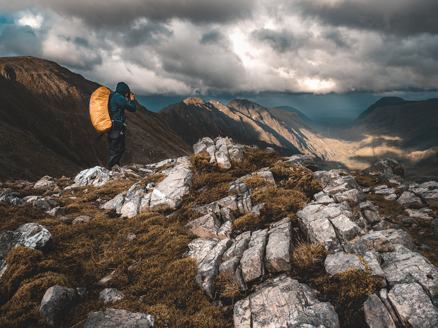 Climbing the Clachaig Gully to Coire an t-Sidhein
