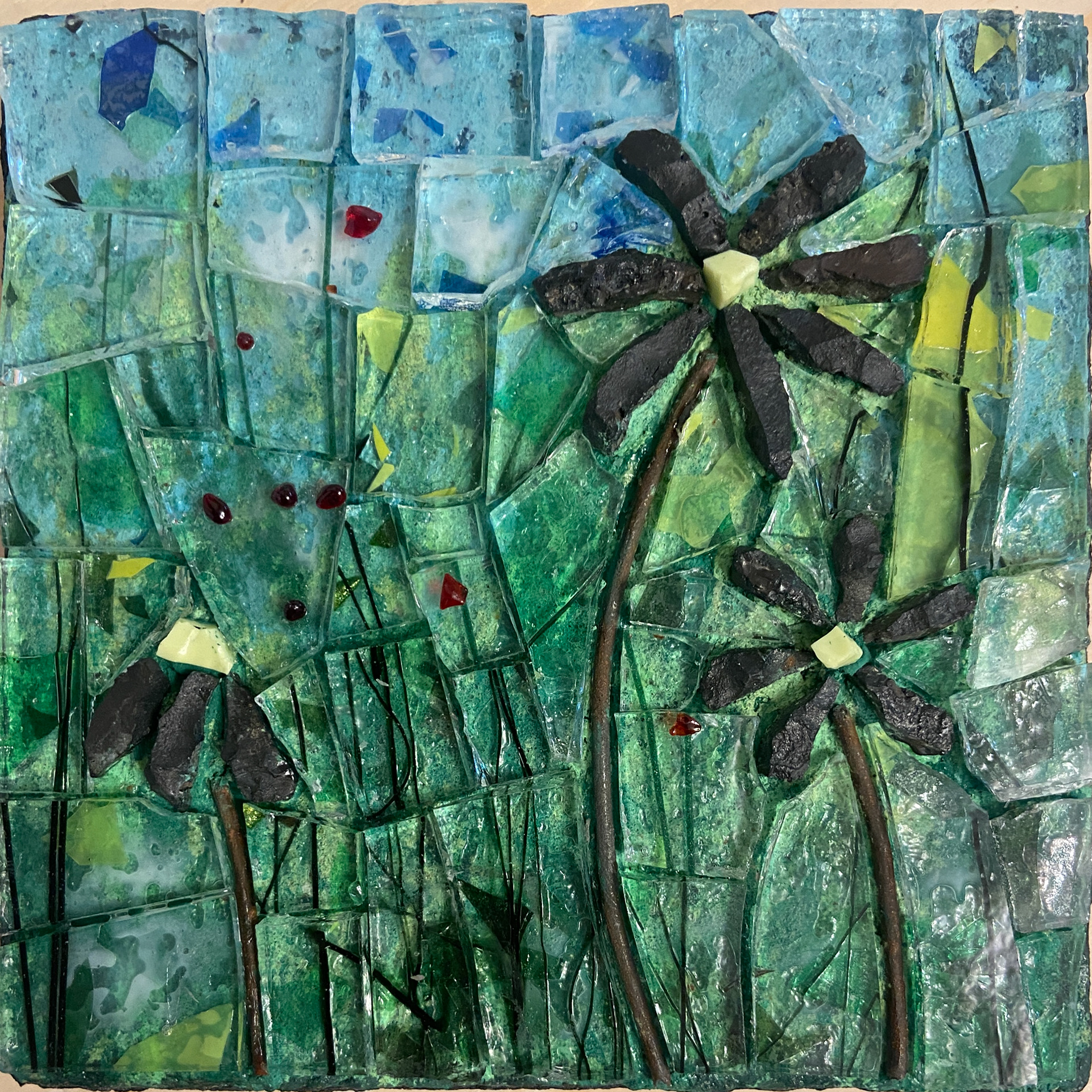 SOLD - Daisies, 2024, 5" X 5". Slag, Confetti stained glass, smalti, metal wire, tinted thinset.