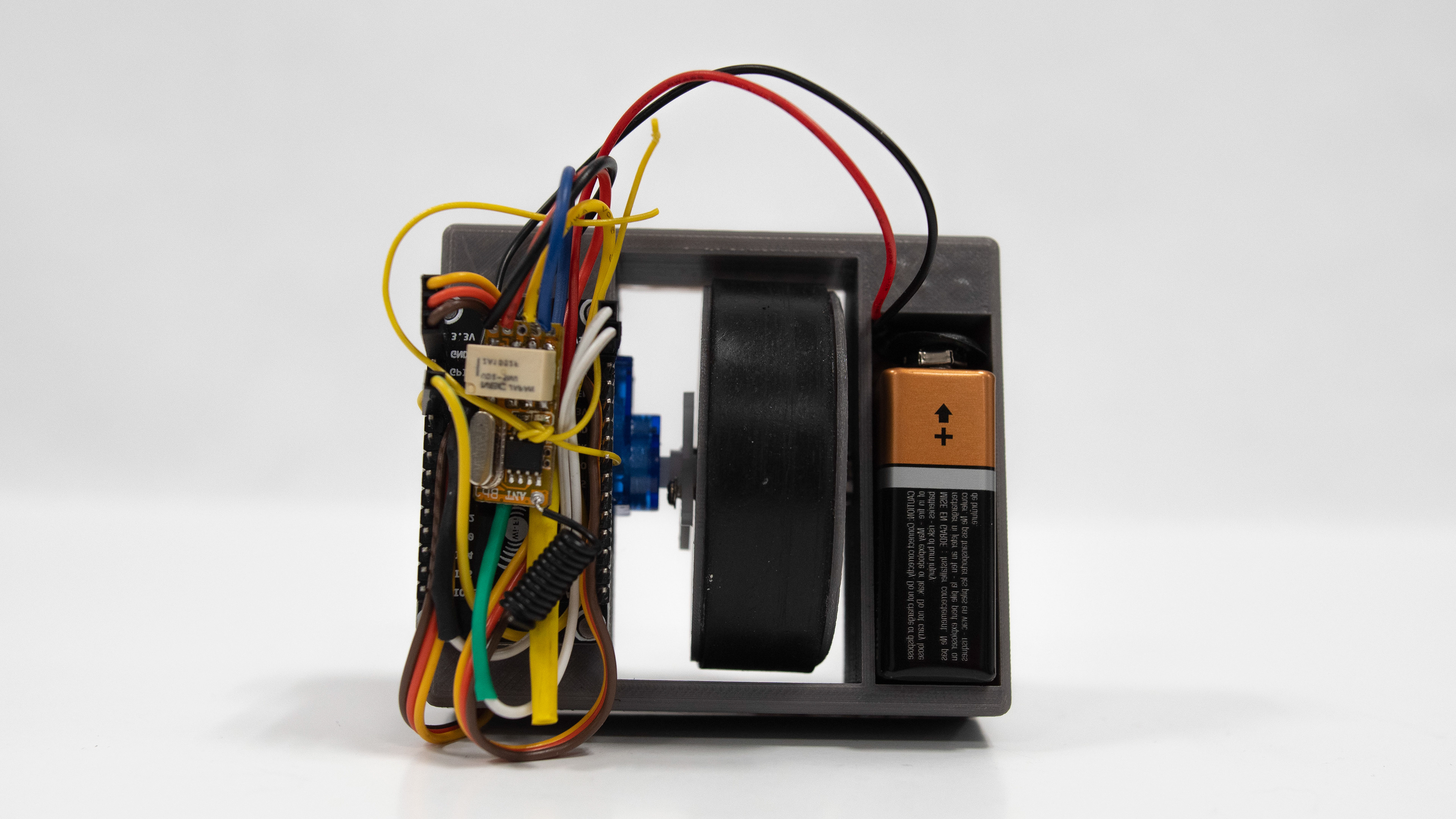 Motorized cart consisting of 3D printed frame and Arduino components to control it