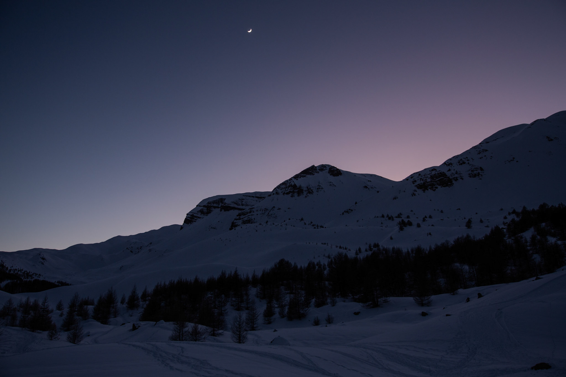 Lune au coucher du soleil au col de Vars