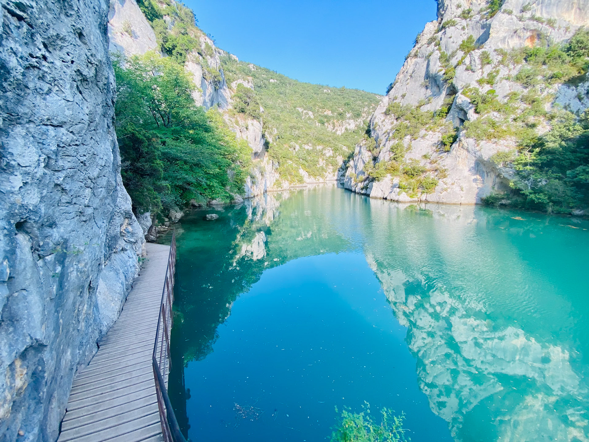 Chemin du garde canal des Basses Gorges du Verdon
