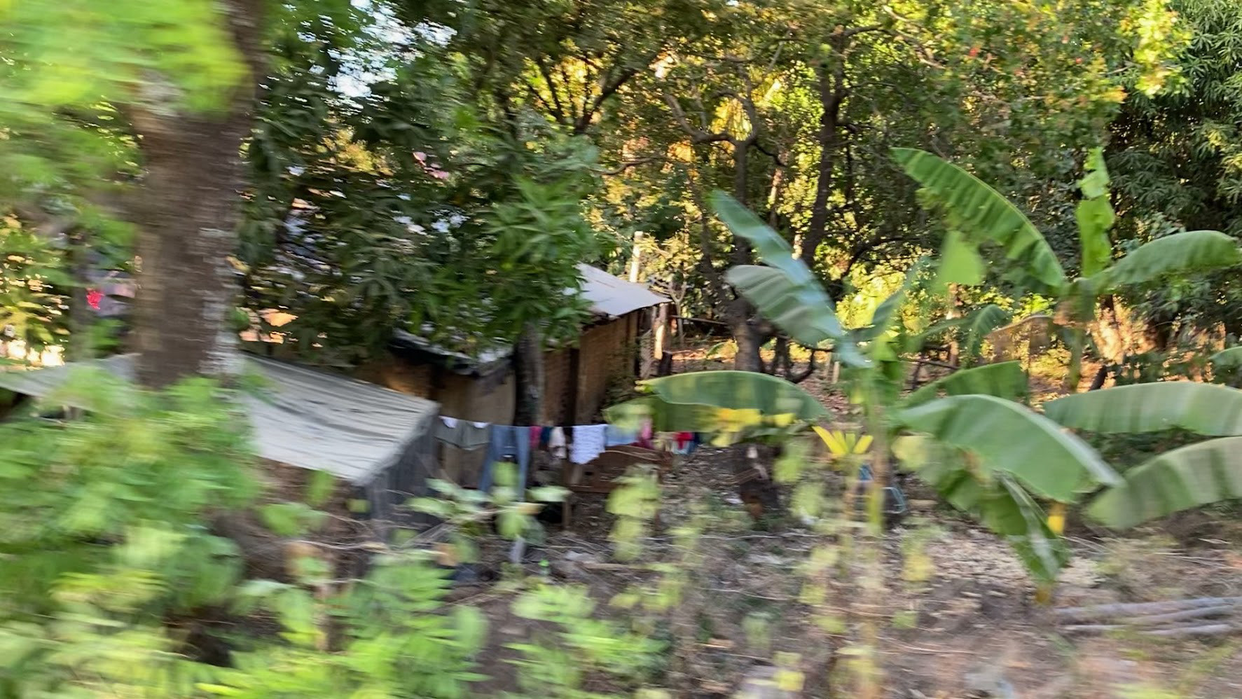 Saying hi to the community of El Borbollón as we drove by.