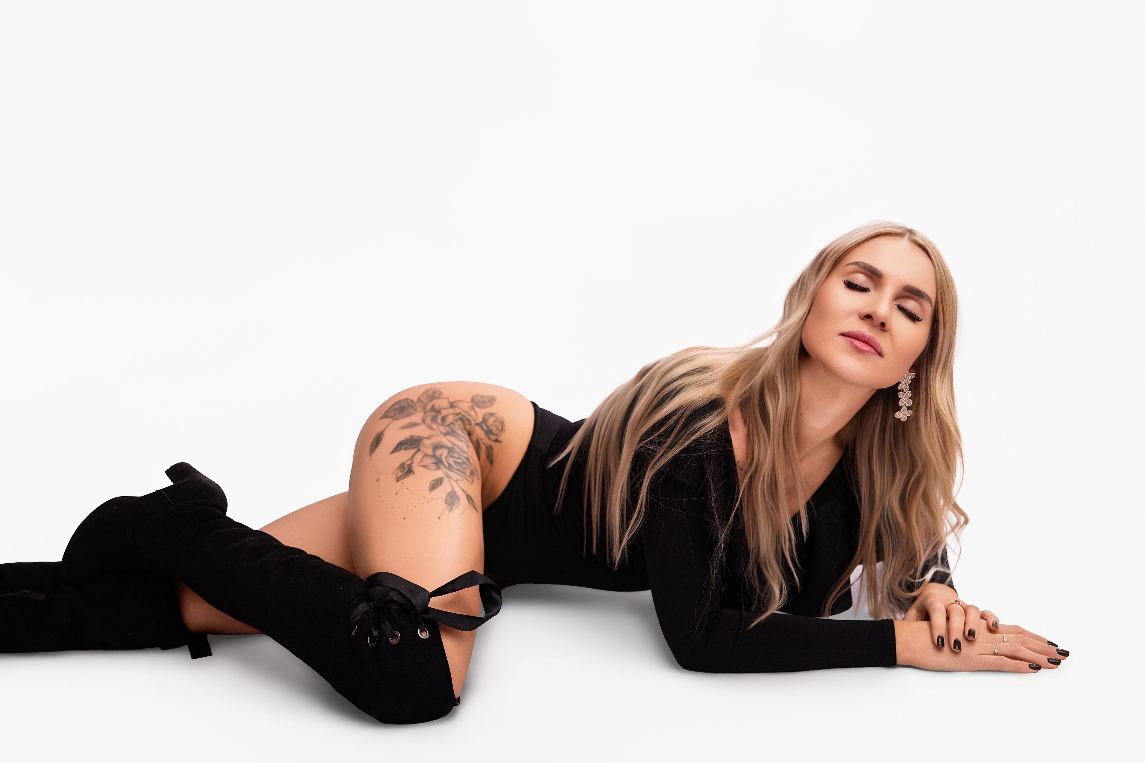 Sesja kobieca w studio fotograficznym w Nowym Dworze Mazowieckim