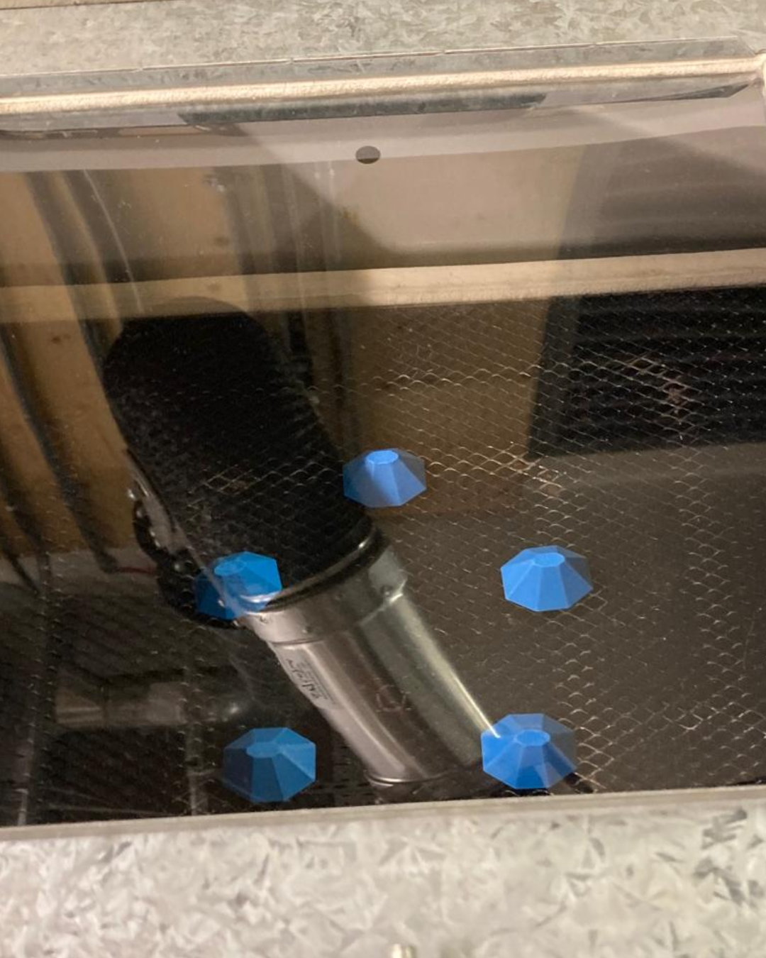 Vacuum forming capsule