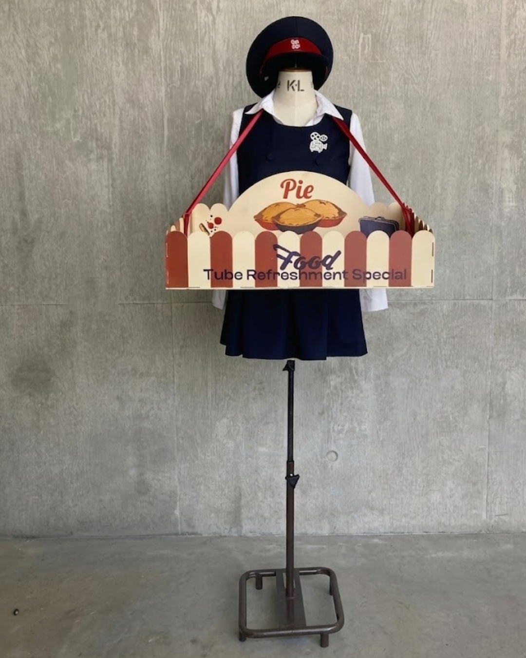Outfit on mannequin 