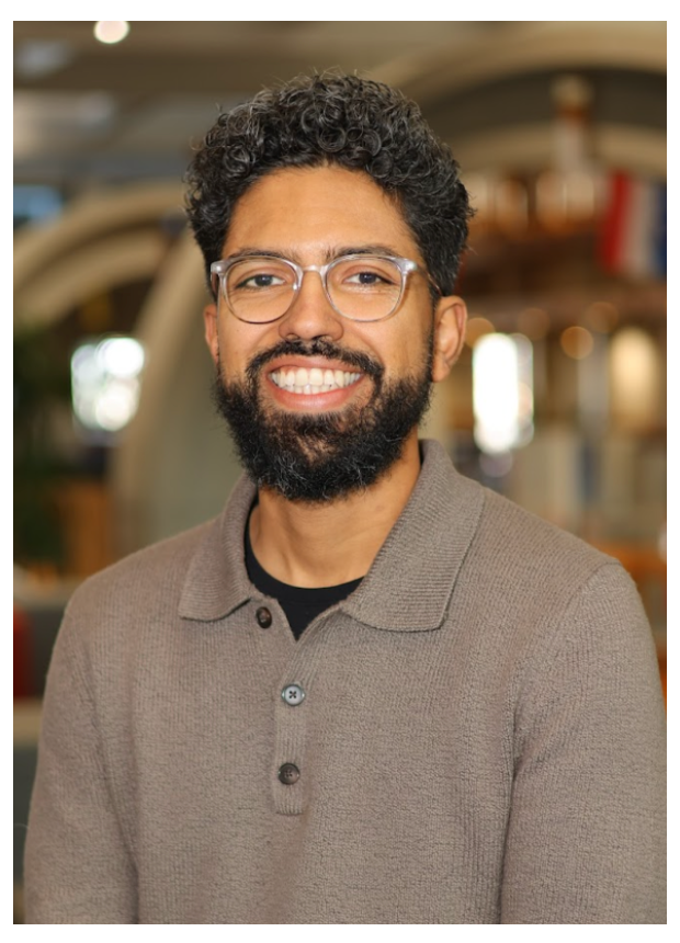Alonso R. Reyna Rivarola (pronouns: él/he) is the Director of the PACE Scholarship Program at Salt Lake Community College. He is a queer and undocumented immigrant practitioner-scholar dedicated to enhancing educational access for first-generation and low-income students, with a particular emphasis on undocumented immigrant students. Through his work, Alonso connects research and practice to highlight and confront the systemic inequities that obstruct access to higher education, advocating for transformative change grounded in liberatory practices.