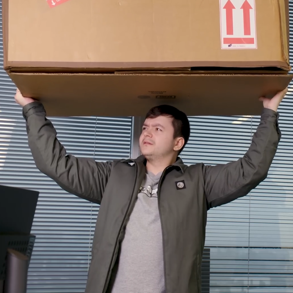 How much does a Mande weigh?